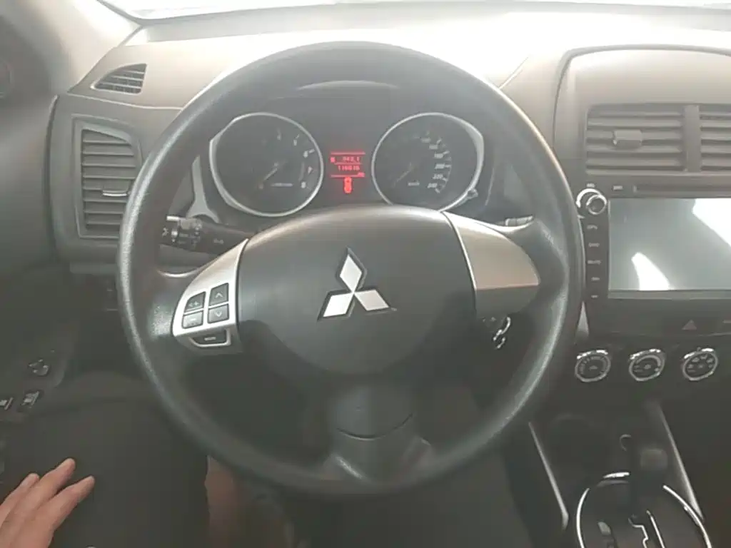 Mitsubishi ASX 2015 — фото 11