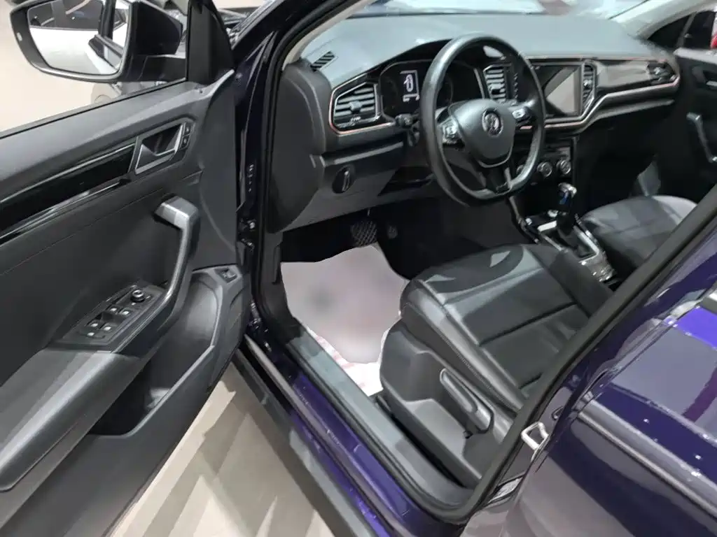 Volkswagen T-Roc 2019 — фото 16