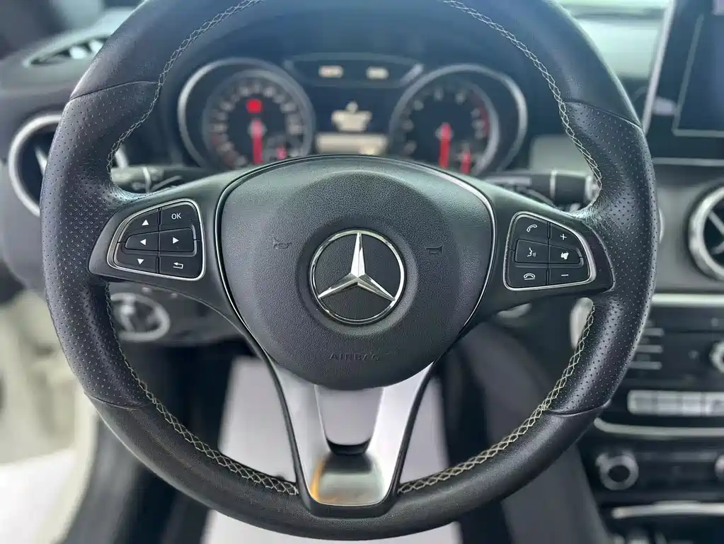 Mercedes-Benz CLA 2016 — фото 12