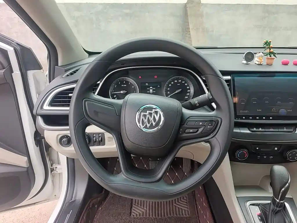 Buick Excelle 2016 — фото 11