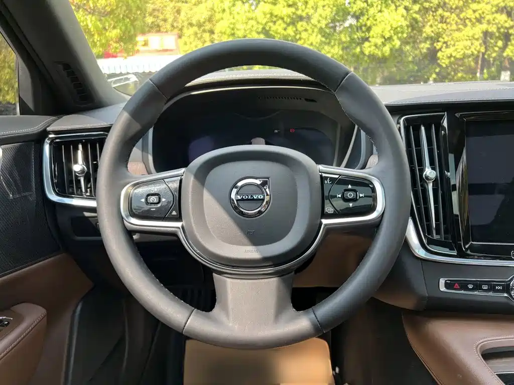 Volvo S90 2022 — фото 12