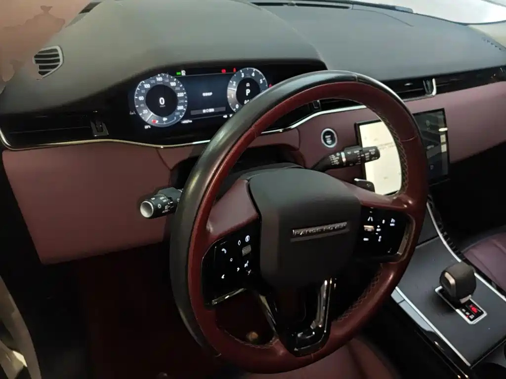Land Rover Evoque 2024 — фото 10