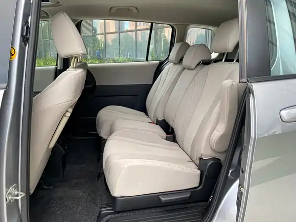 Mazda 5 2015