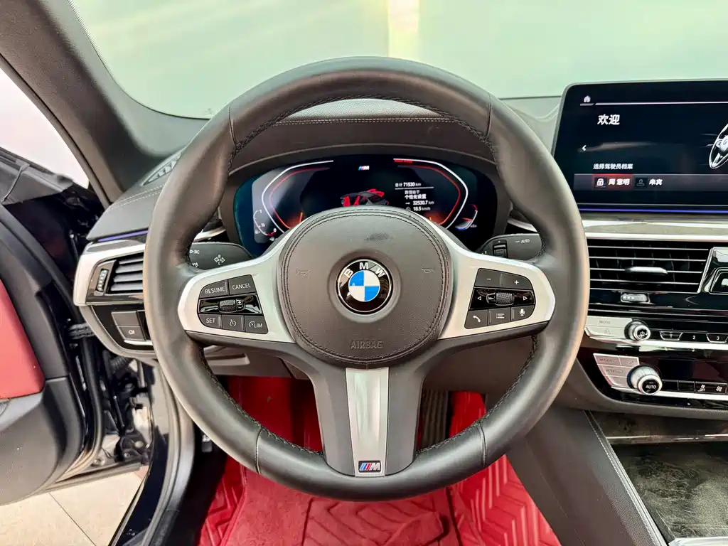 BMW 5 Series 2022 — фото 16