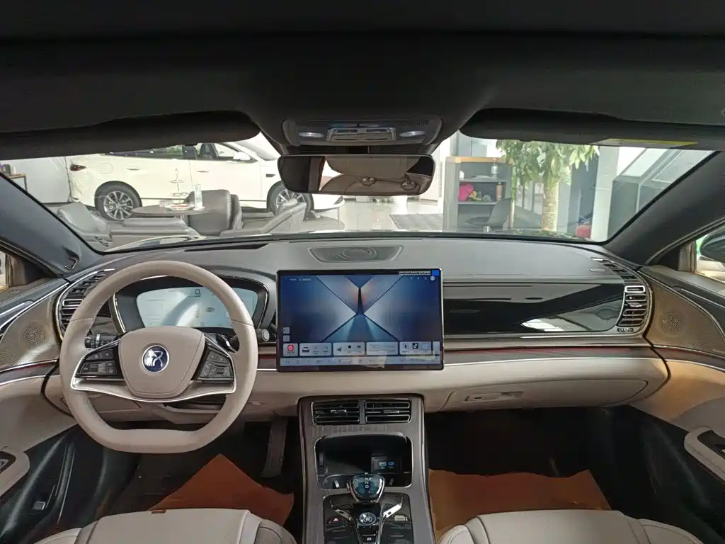 BYD Han 2025