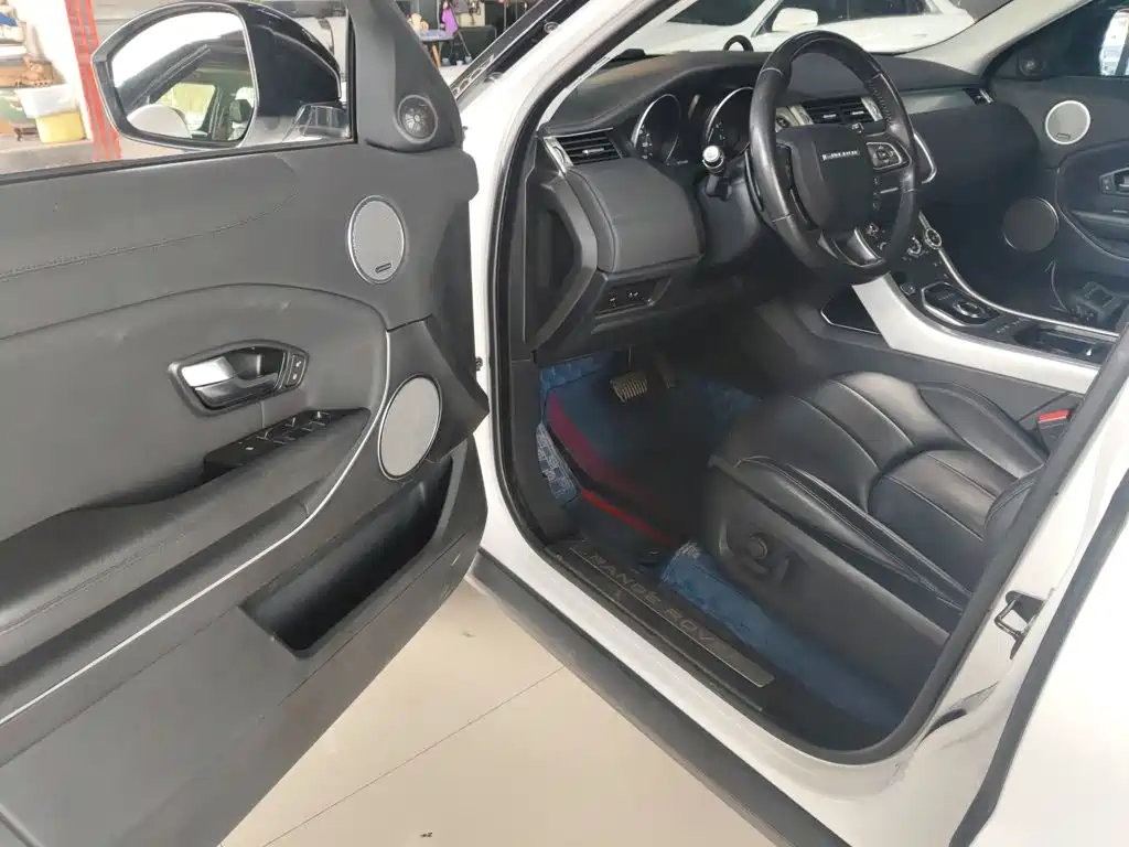 Land Rover Evoque 2019 — фото 12