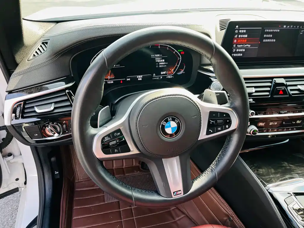 BMW 5 Series 2020 — фото 11