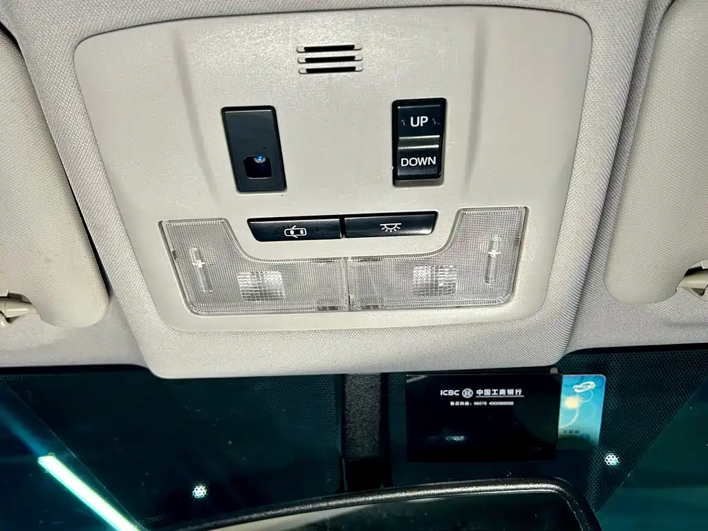 Toyota RAV4 2016 — фото 20