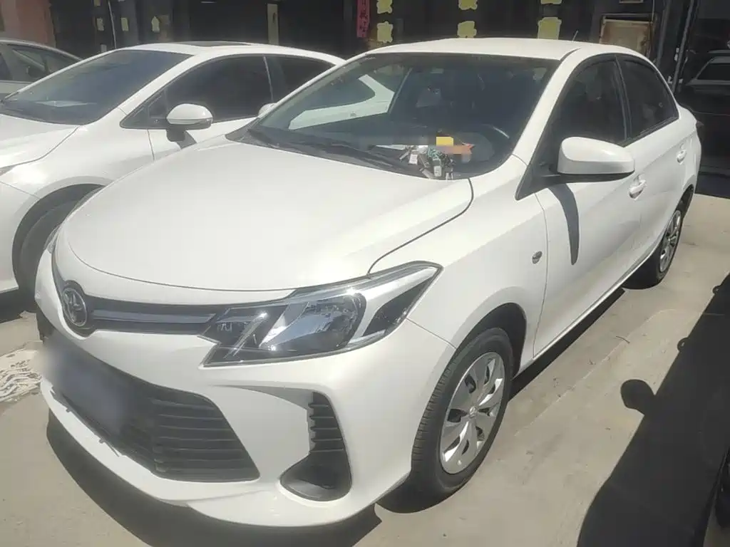 Toyota Vios 2022 — фото 1