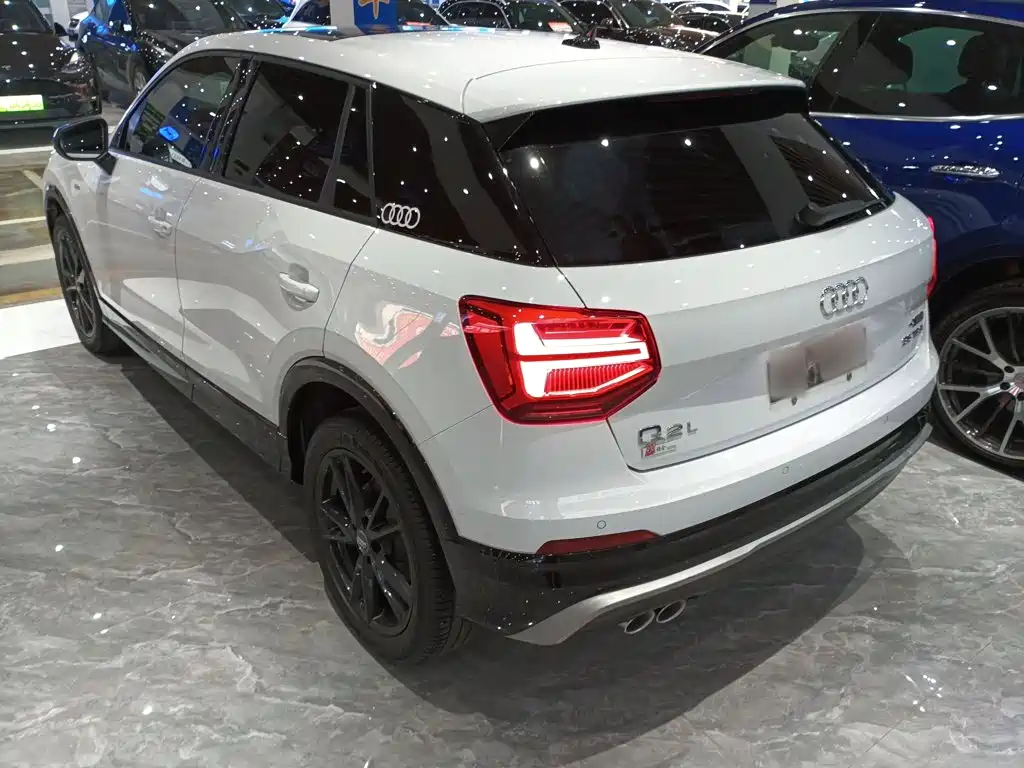 Audi Q2L 2019 — фото 23