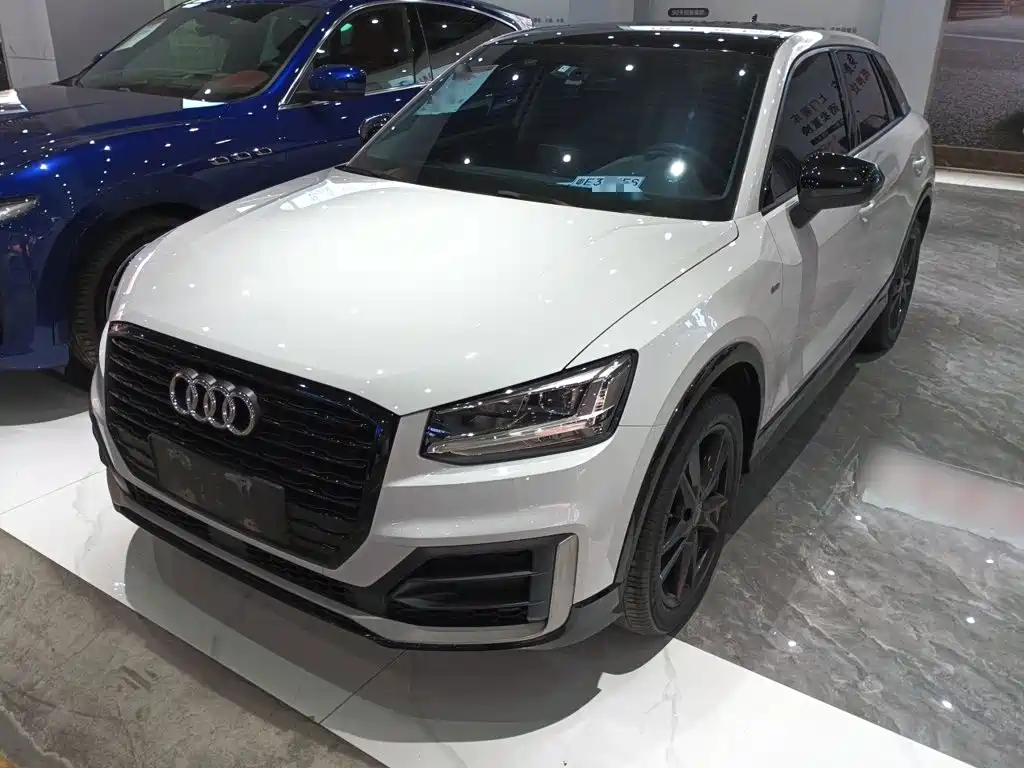 Audi Q2L 2019