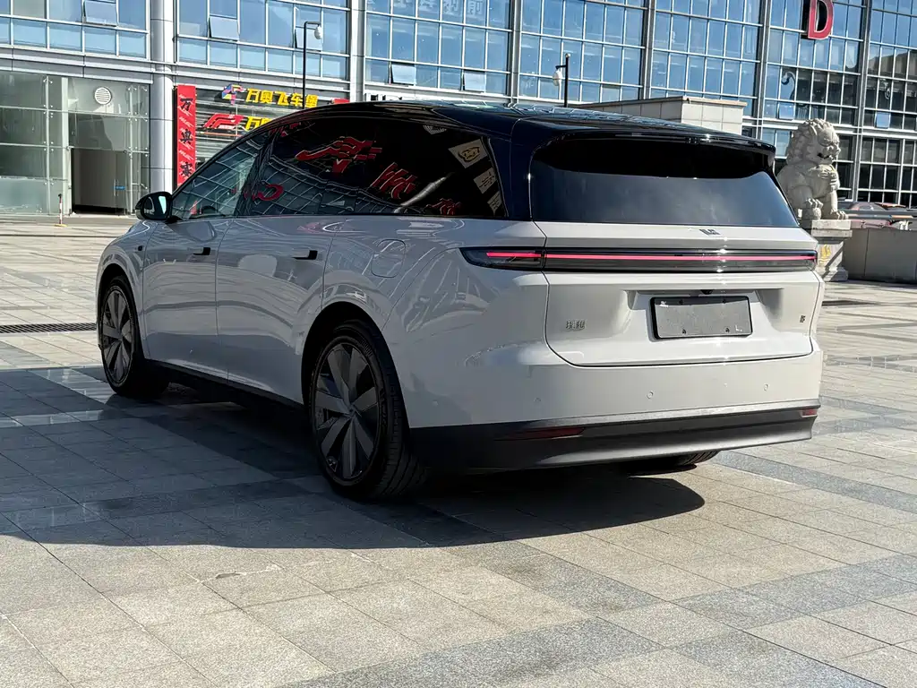 Li Auto i8 2025 — фото 7