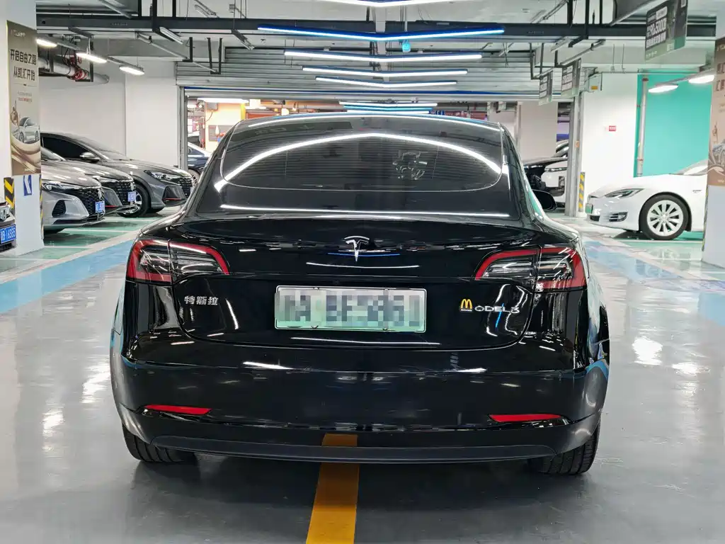 Tesla Model 3 2022 — фото 14