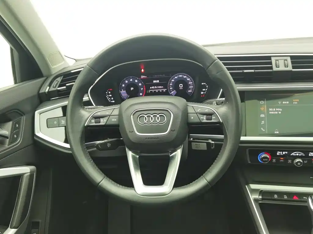 Audi Q3 2020 — фото 11