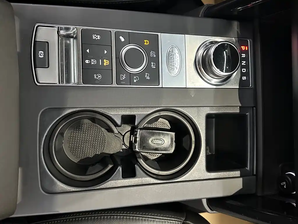 Land Rover Discovery 2019 — фото 13