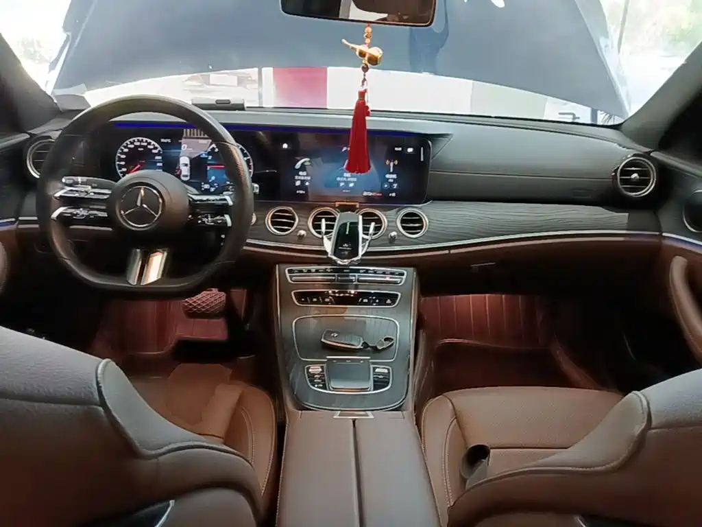 Mercedes-Benz E-Class 2021 — фото 10