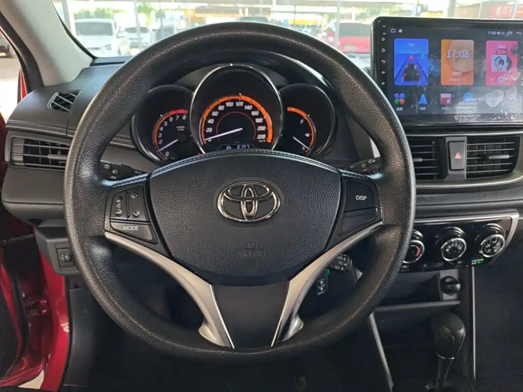 Toyota Yaris L 2022 — фото 11