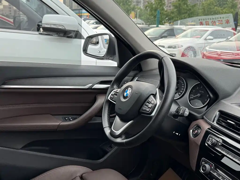 BMW X1 2016 — фото 11