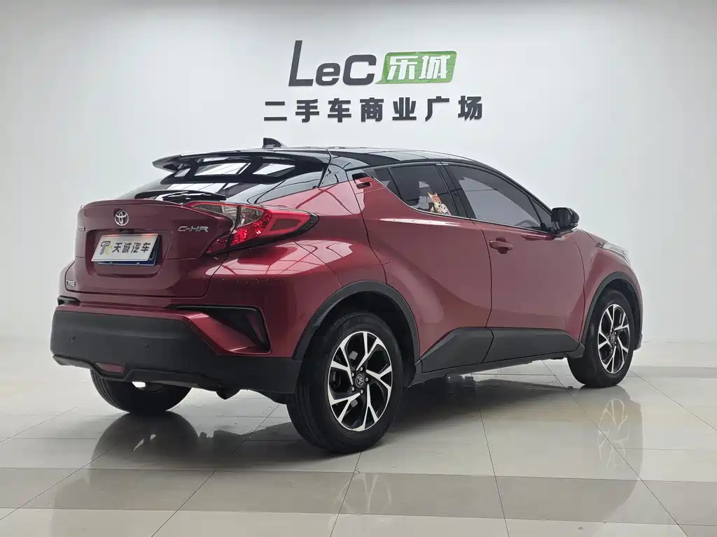 Toyota C-HR 2021 — фото 16