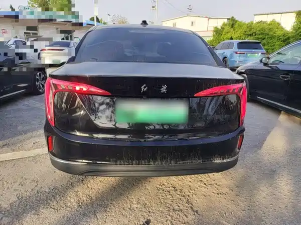 Hongqi E-QM5 2023