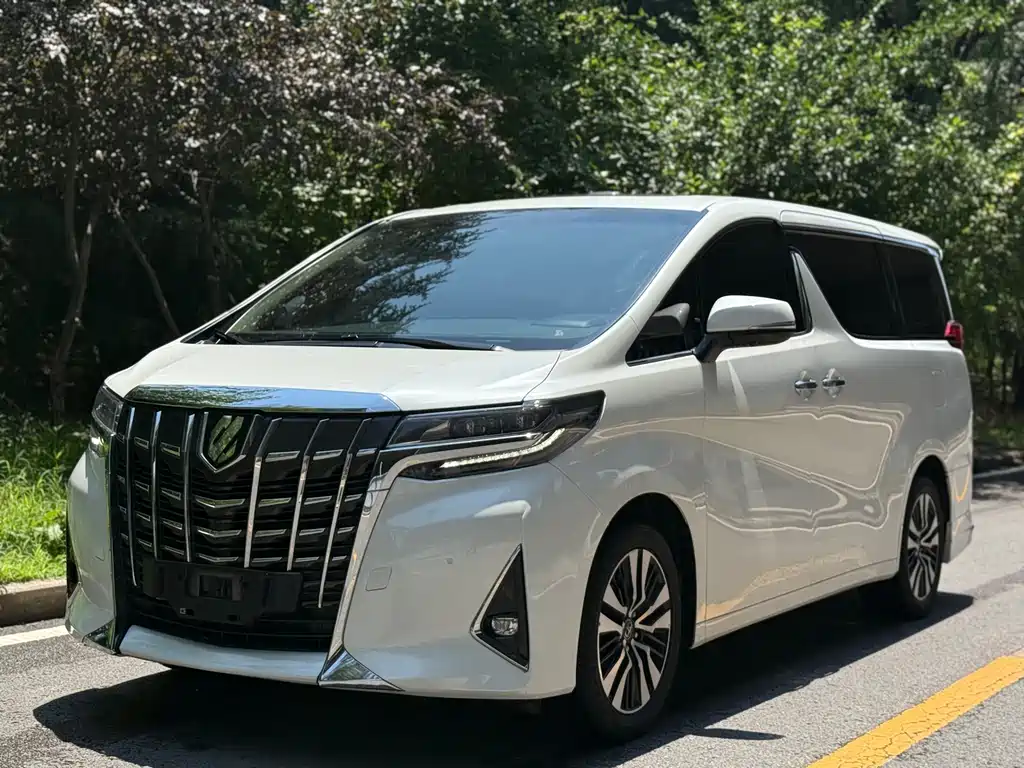Toyota Alphard 2018 — фото 1