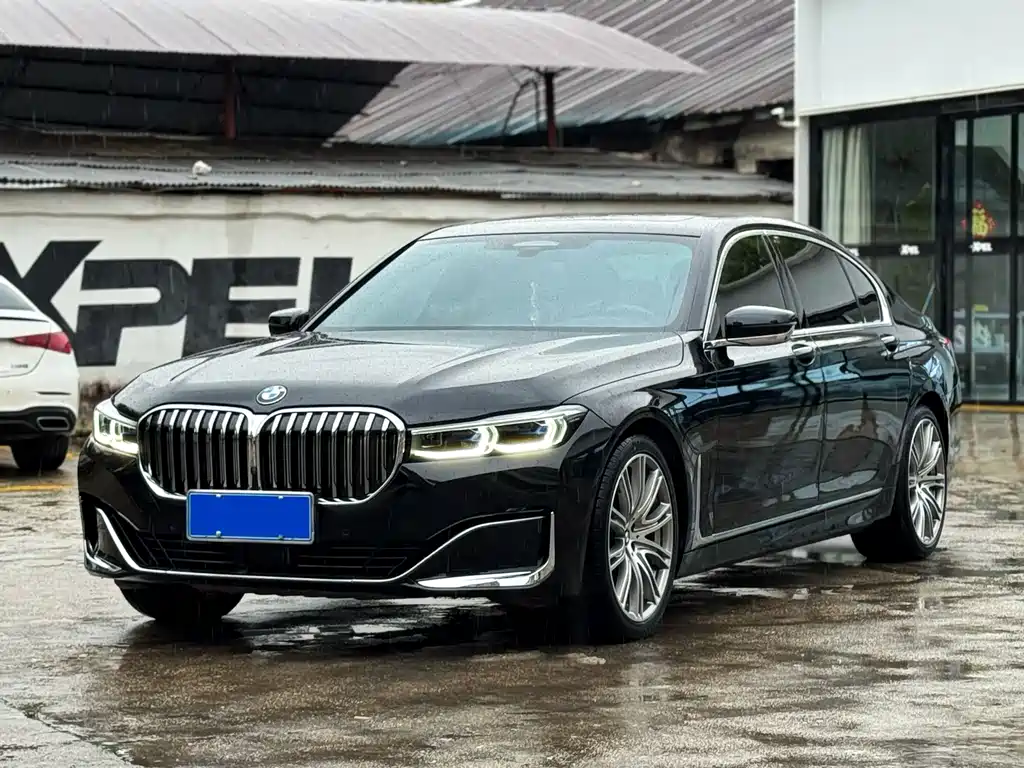BMW 7 Series 2020 — фото 1
