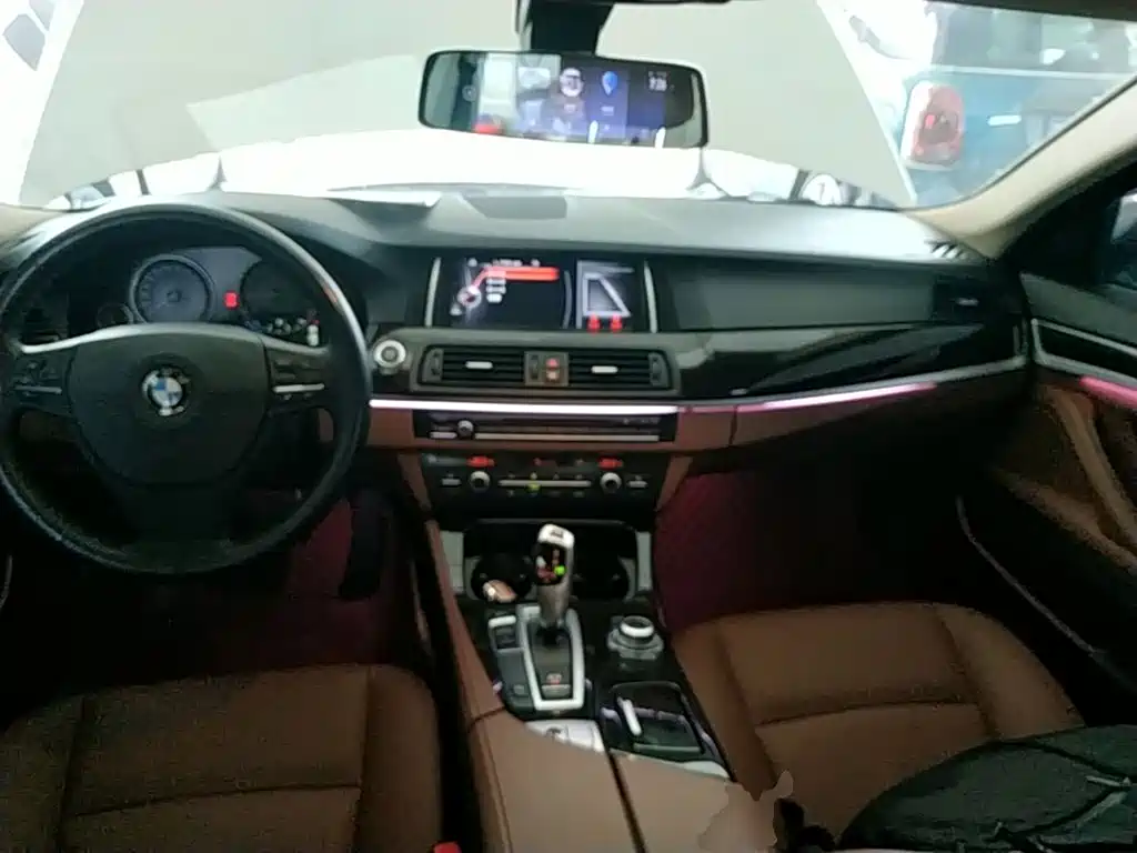 BMW 5 Series 2015 — фото 10