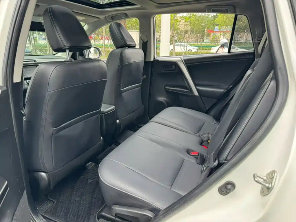 Toyota RAV4 2016 — фото 23