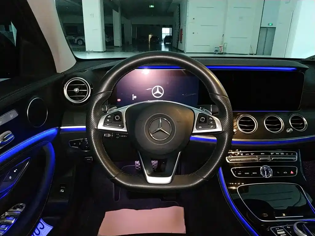 Mercedes-Benz E-Class 2017 — фото 11
