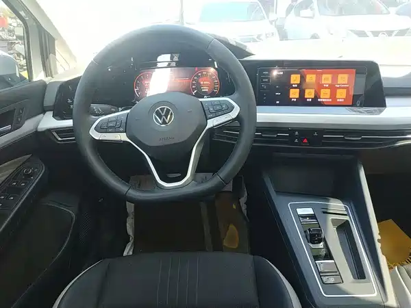 Volkswagen Golf 2022