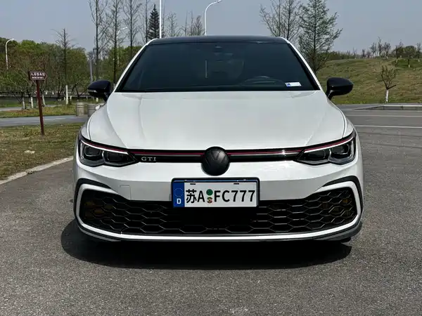 Volkswagen Golf GTI 2021