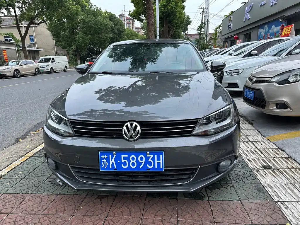 Volkswagen Sagitar 2014
