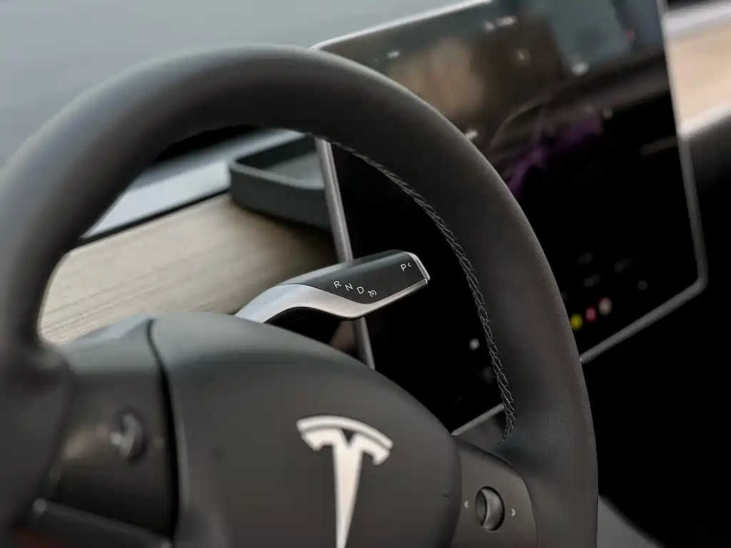 Tesla Model Y 2022 — фото 13