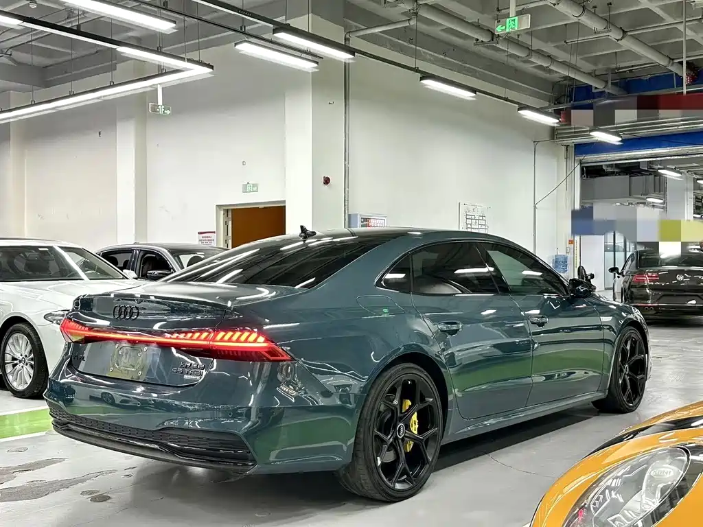 Audi A7L 2021