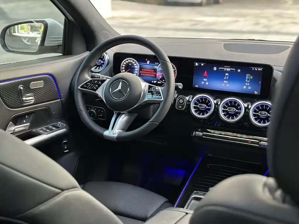 Mercedes-Benz GLA 2025 — фото 11