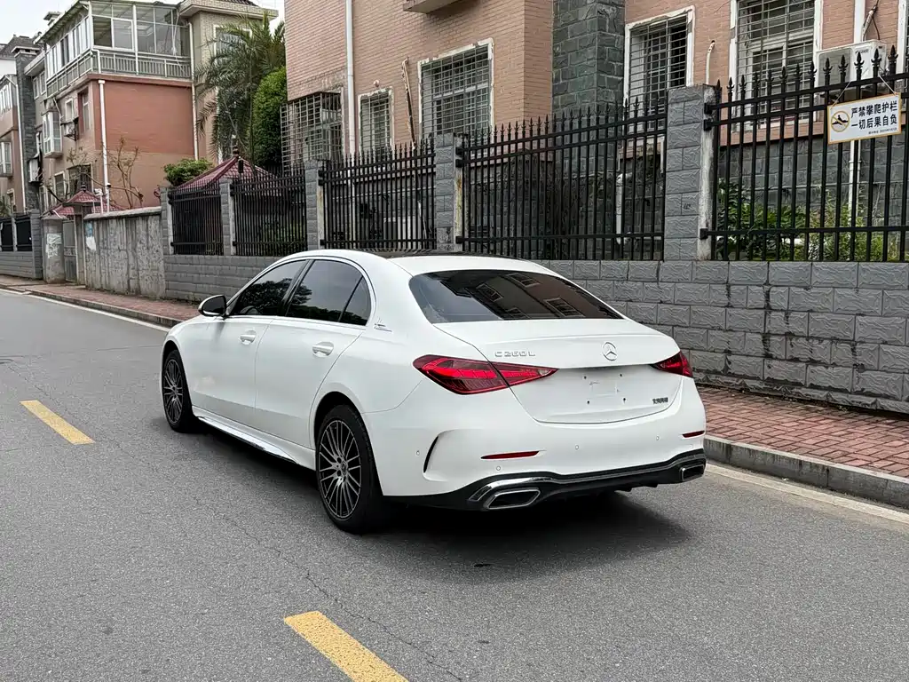Mercedes-Benz C-Class 2023 — фото 16