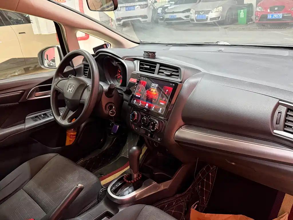 Honda Fit 2015 — фото 11