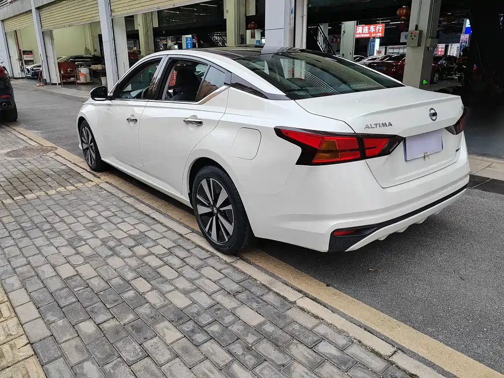 Nissan Teana 2021