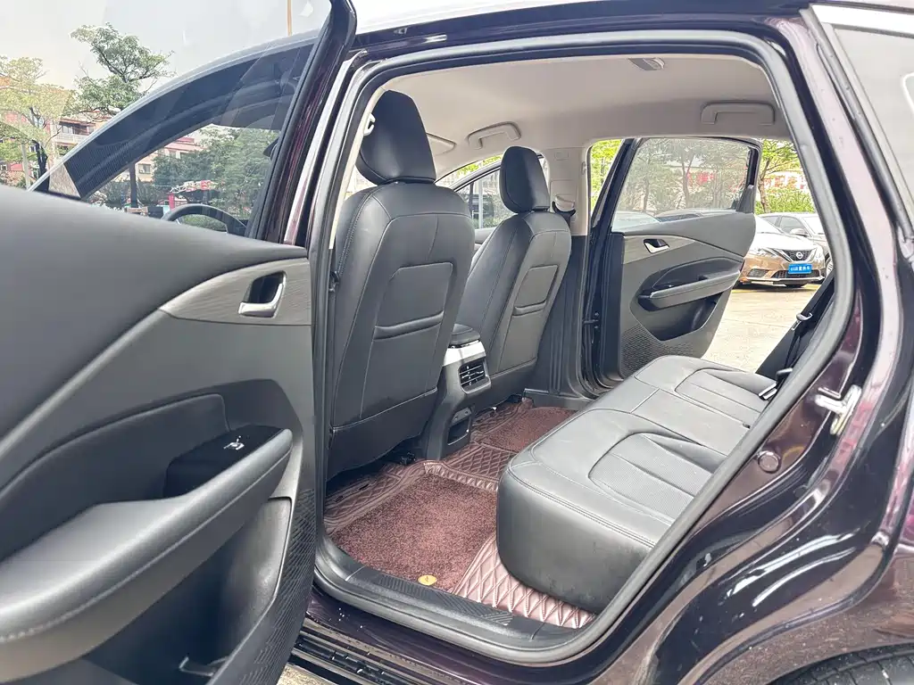 Wuling Starlight 2024 — фото 10