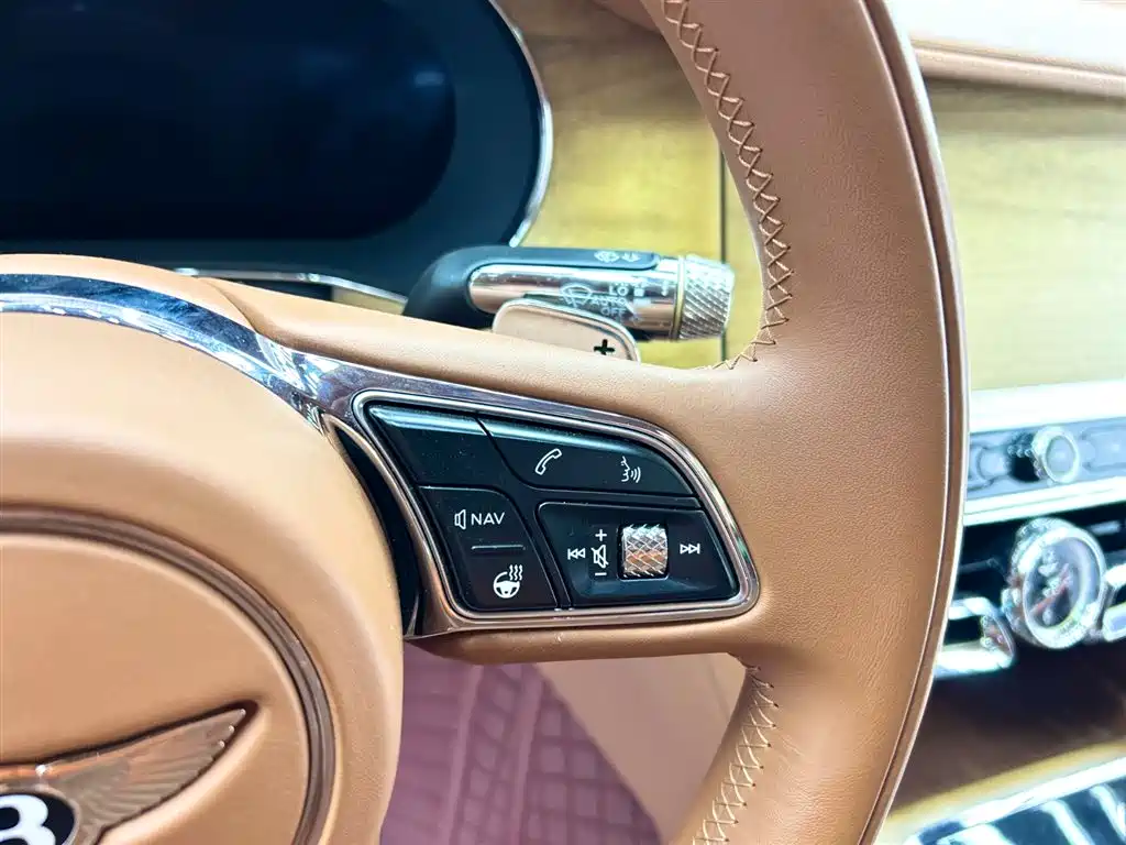 Bentley Flying Spur 2022 — фото 12
