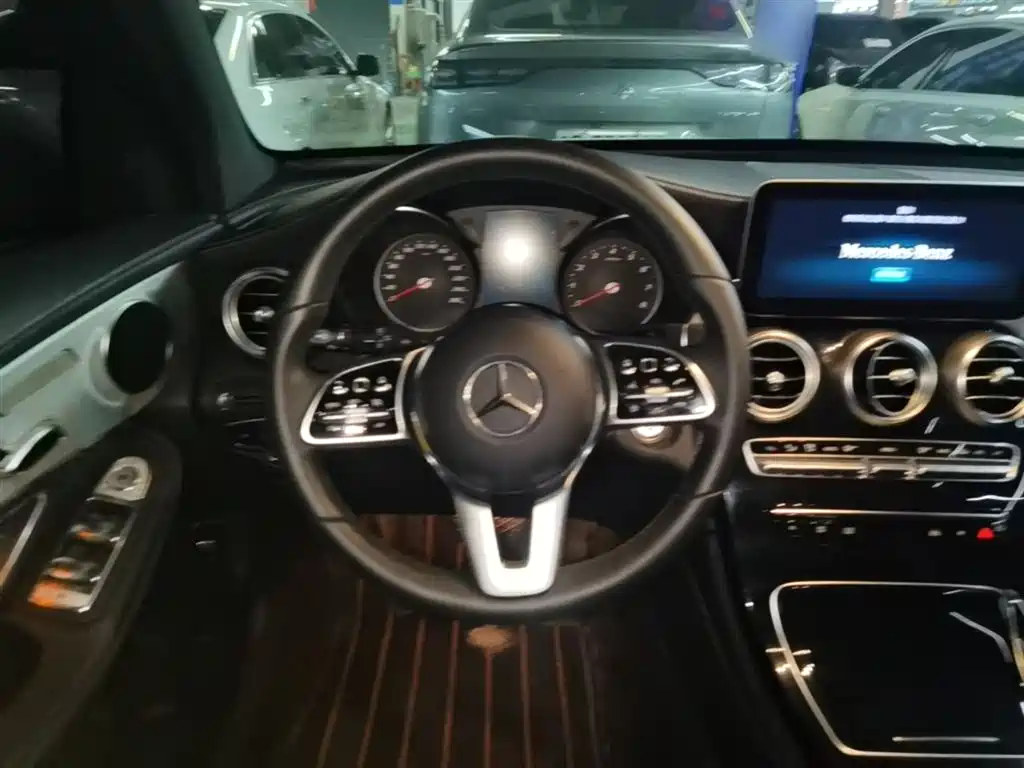 Mercedes-Benz GLC 2019 — фото 11