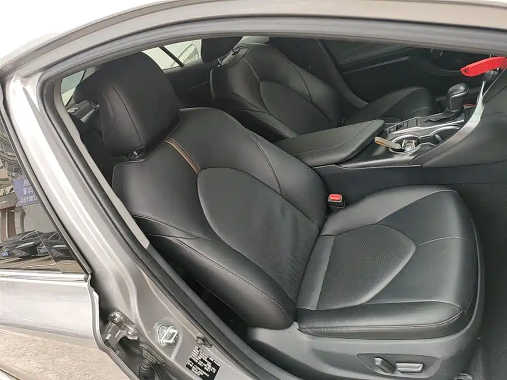 Toyota Camry 2021 — фото 25