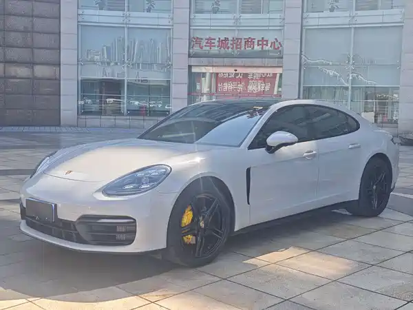 Porsche Panamera 2022