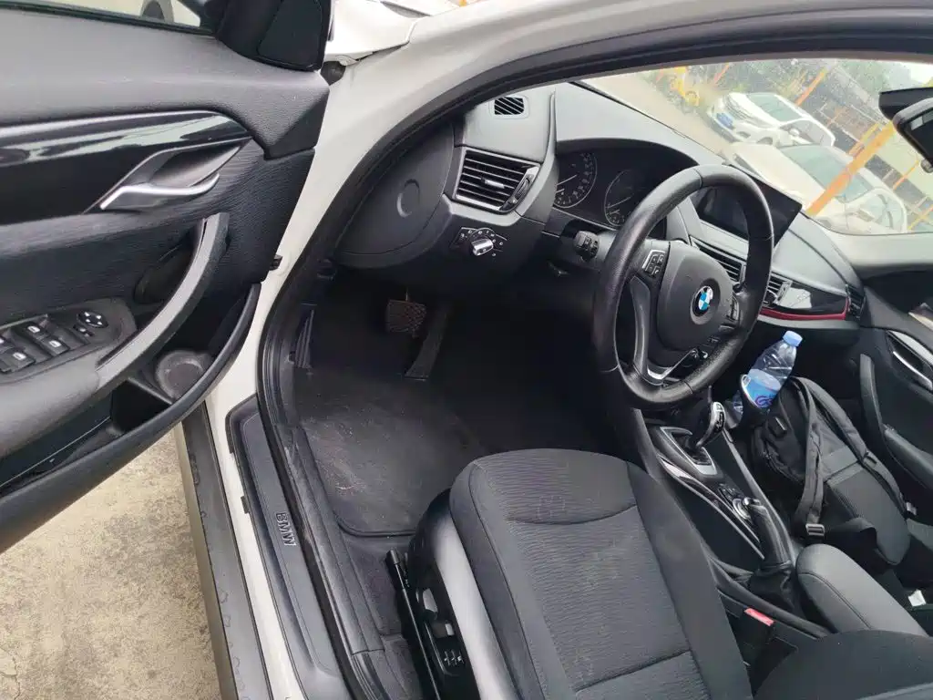 BMW X1 2016 — фото 12