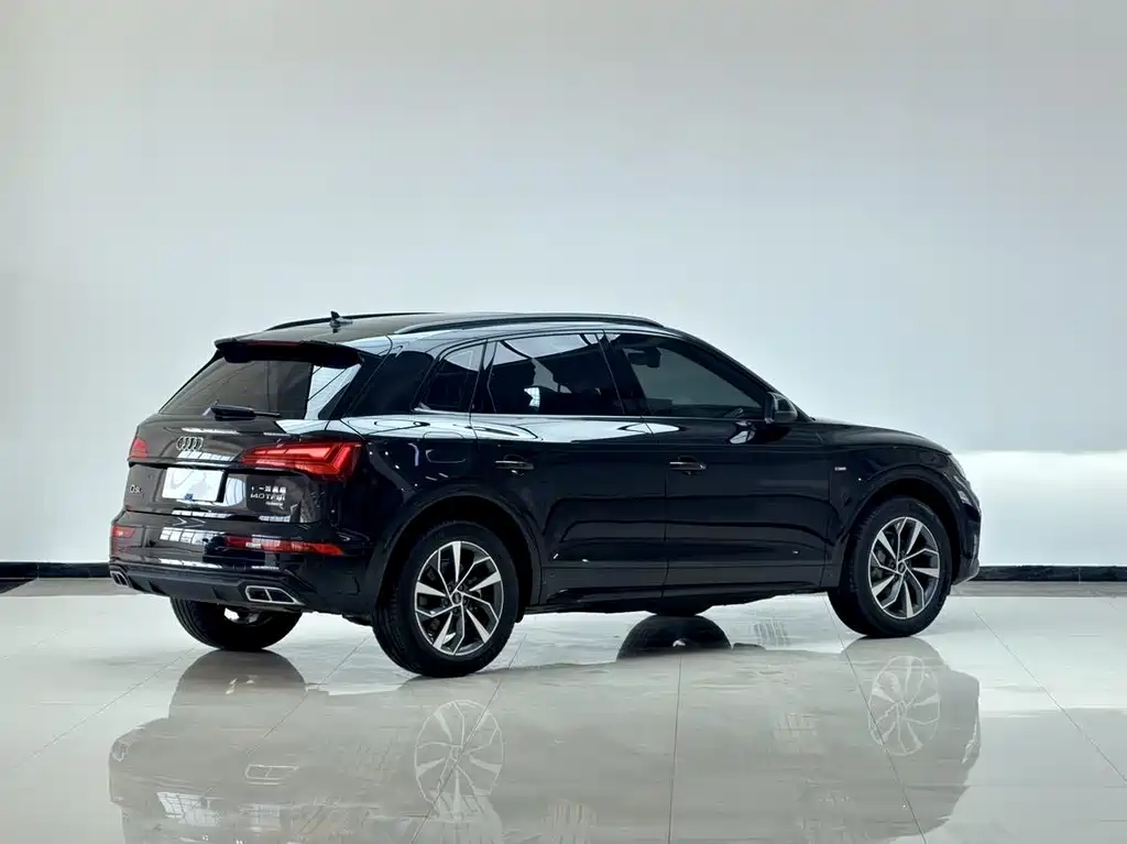 Audi Q5L 2023 — фото 14