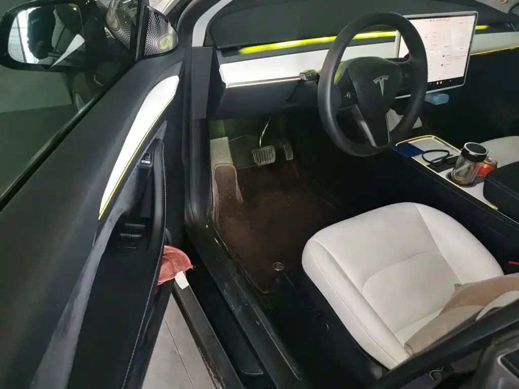 Tesla Model Y 2023 — фото 12