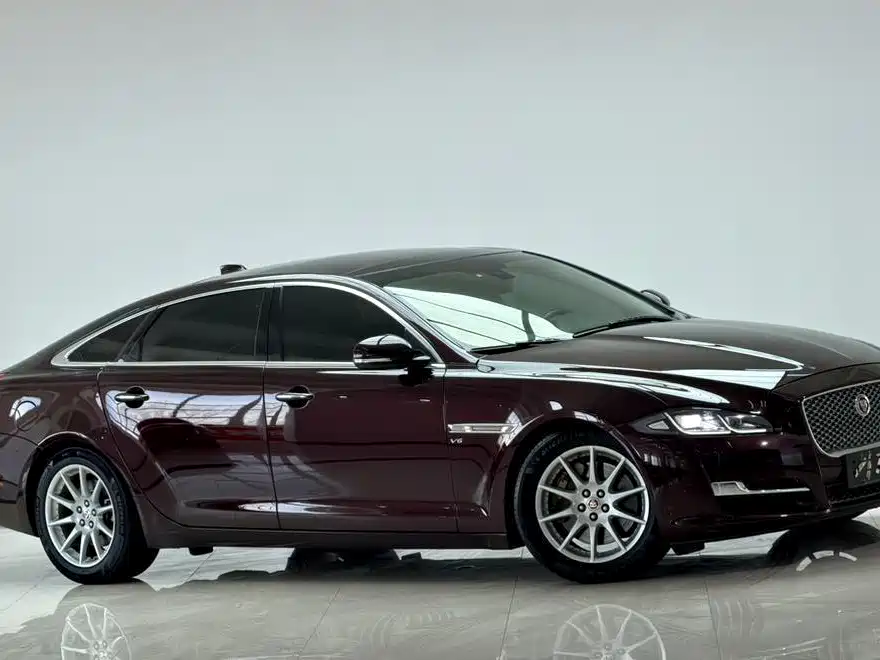 Jaguar XJ 2018 — фото 3