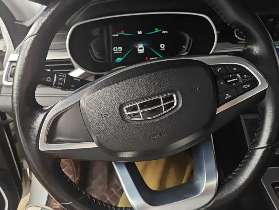 Geely Emgrand 2019 — фото 15