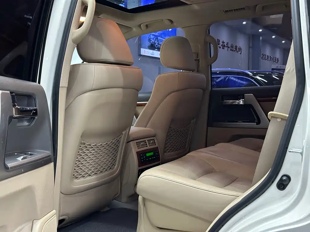 Toyota Land Cruiser 2015 — фото 9