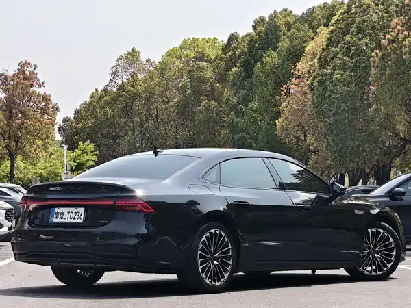 Audi A7L 2022